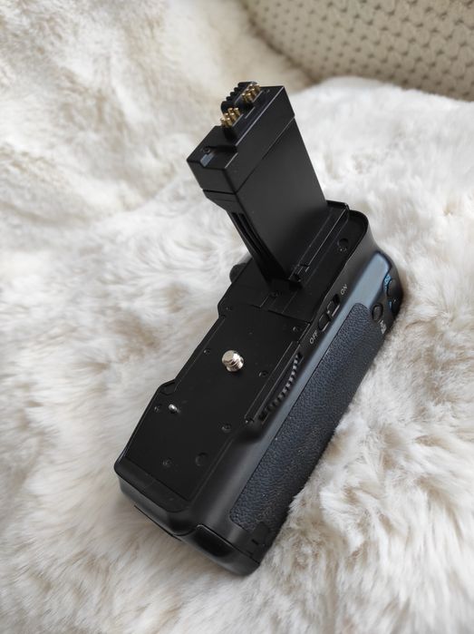 Grip Meike MK-550D do Canon EOS 550D 600D  650D i 700D