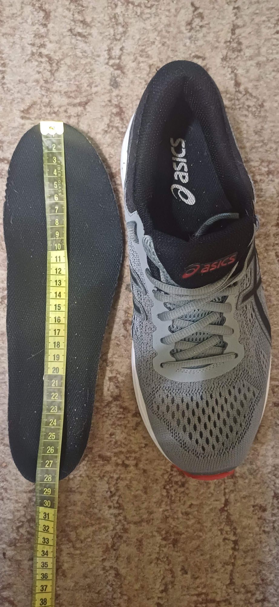 Чоловічі кросівки для бігу ASICS, розмір 42,5
