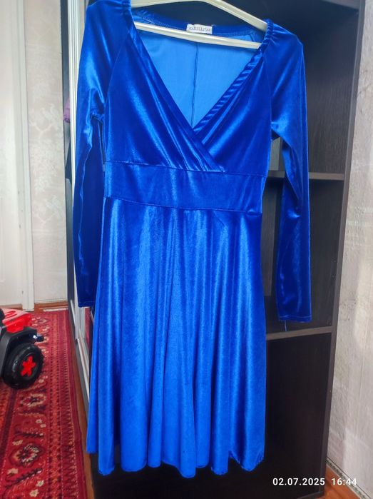 Продам жіночу сукню