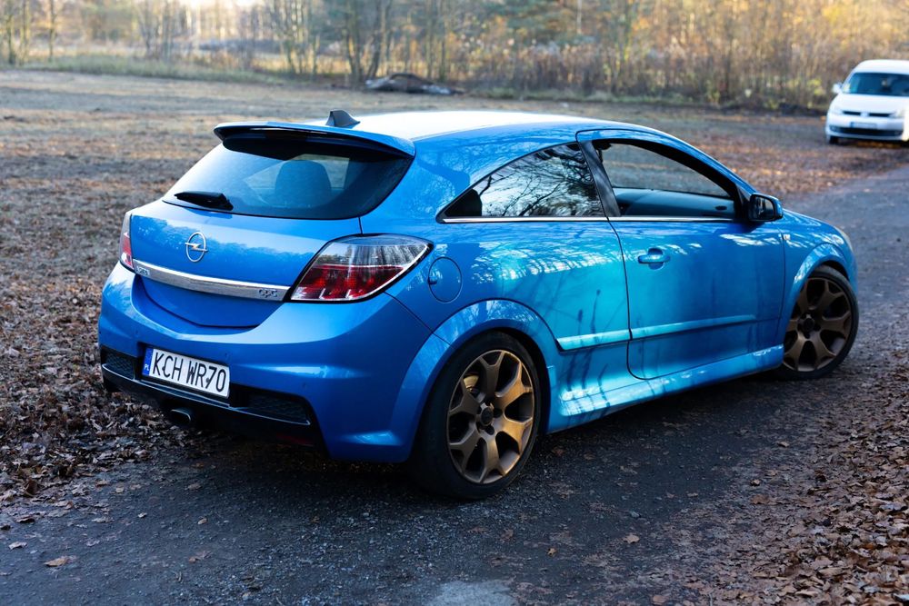 Opel Astra ASTRA H OPC 2.0 T Arden Blue