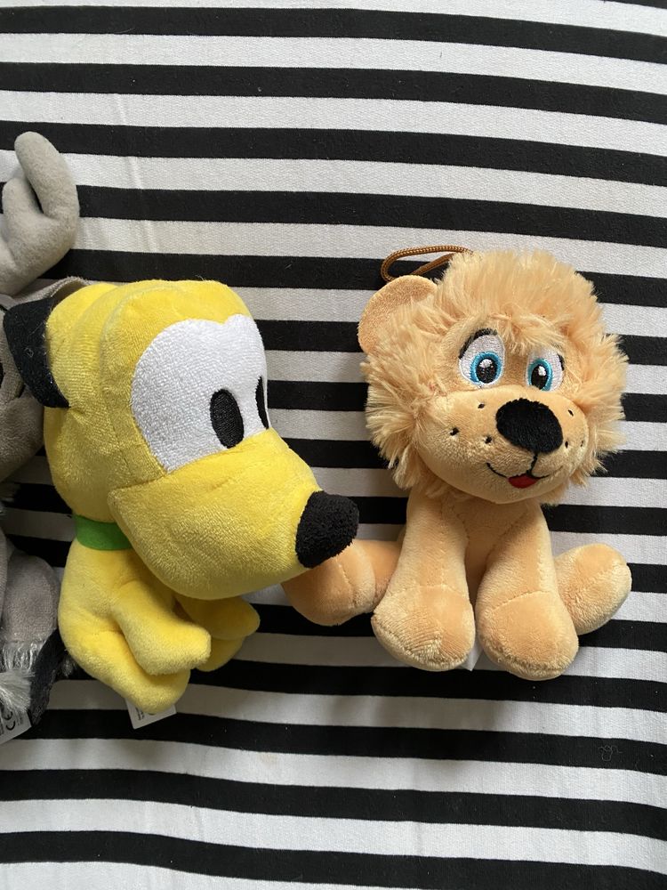 Maskotka przytulanka zestaw pluszaków lew króliczek renifer pluto pies