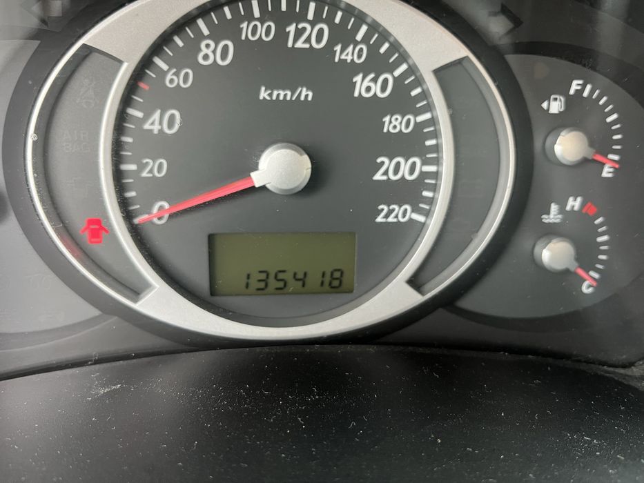 Hyundal Tucson 2.0 бенз. 2WD.