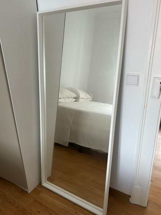 Espelho IKEA NISSEDAL Branco 65x150 cm – Excelente Estado!