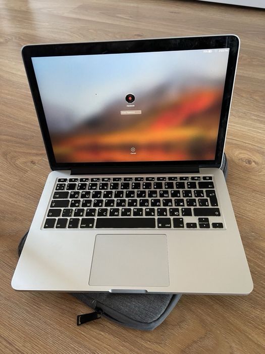 Продам macbook 13 pro 2015 i5