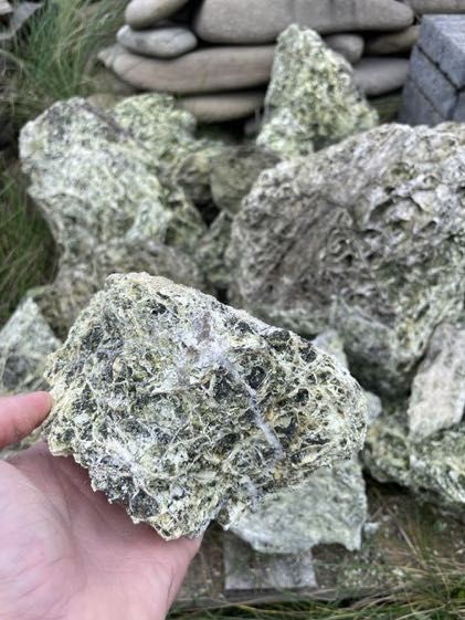 GREEN SPAGHETTI WAPIEŃ ZIELONY Kamień Naturalny do Akwarium Malawi
