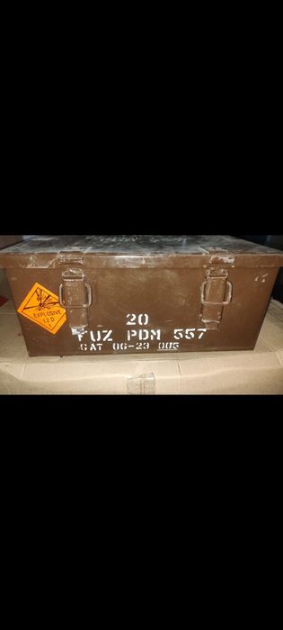 Герметичні металеві та дерев'яні ящики