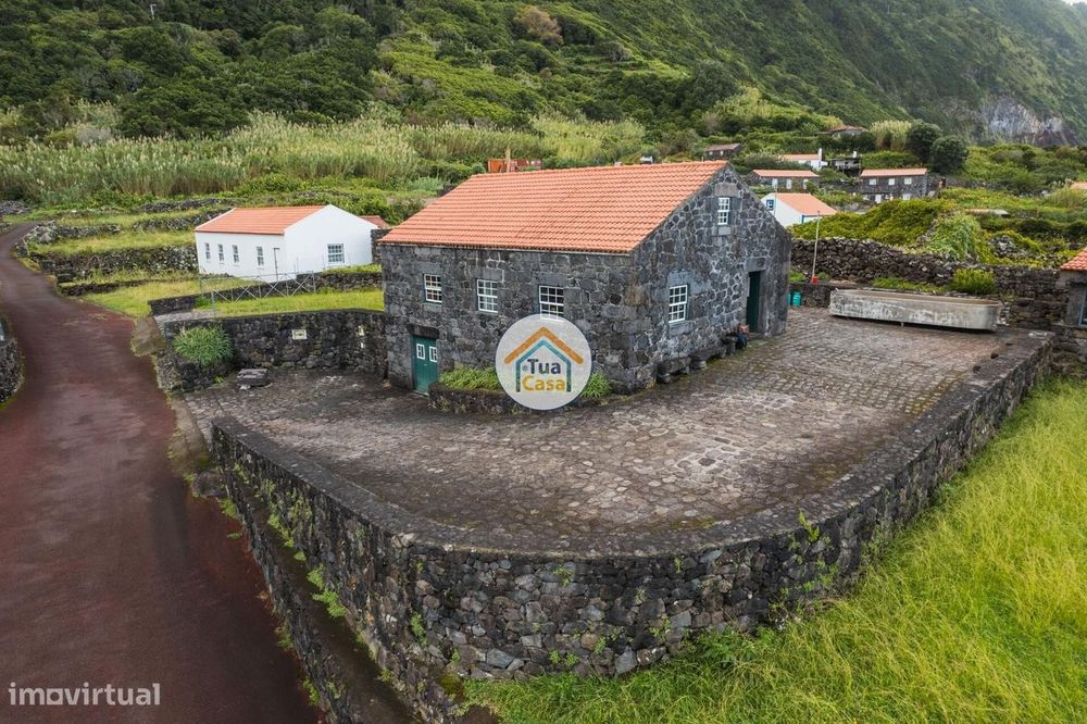 Moradia T2 na Zona Fajã dos Cubres na Encosta Norte da Ilha de São Jor