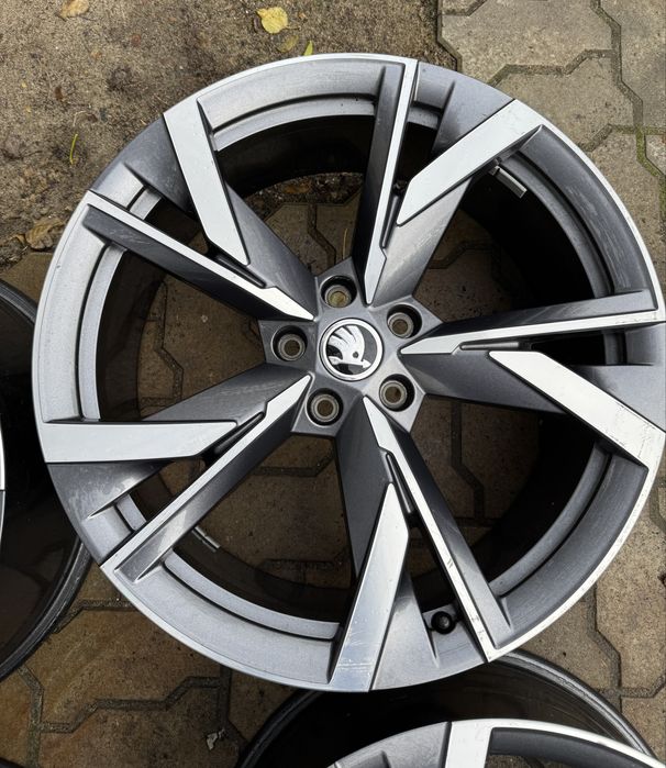 Skoda Eniaq R20 диски Volkswagen ID R20