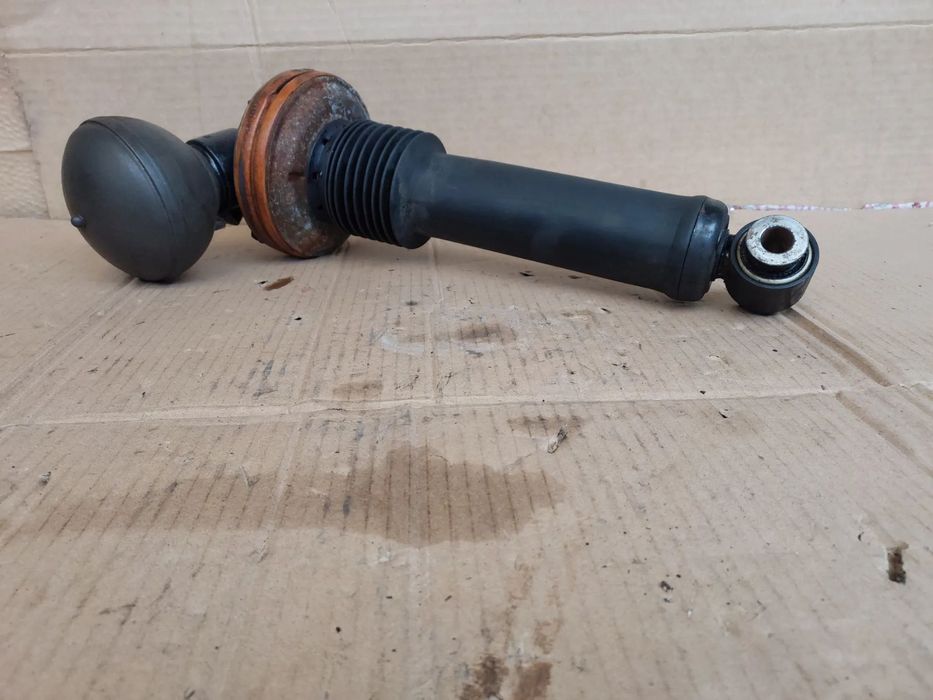 Siłownik siłowniki amortyzator prawy przód 9674996780 Citroen C5 III x7 Suchy sprawny sprawdzony Szybka wysyłka Paczkomat