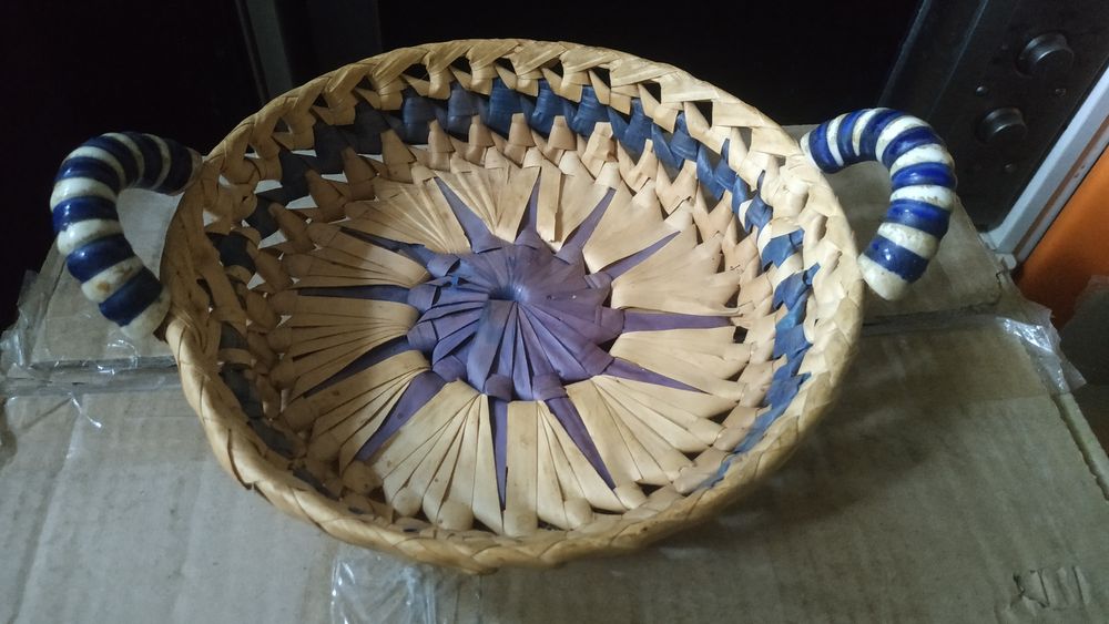 Продам миски, корзинки