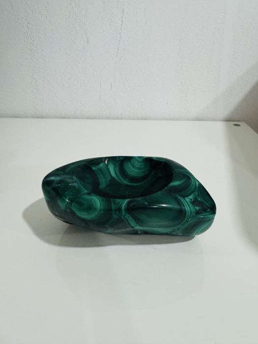 Vendo saboneteira e estatuas em malaquite