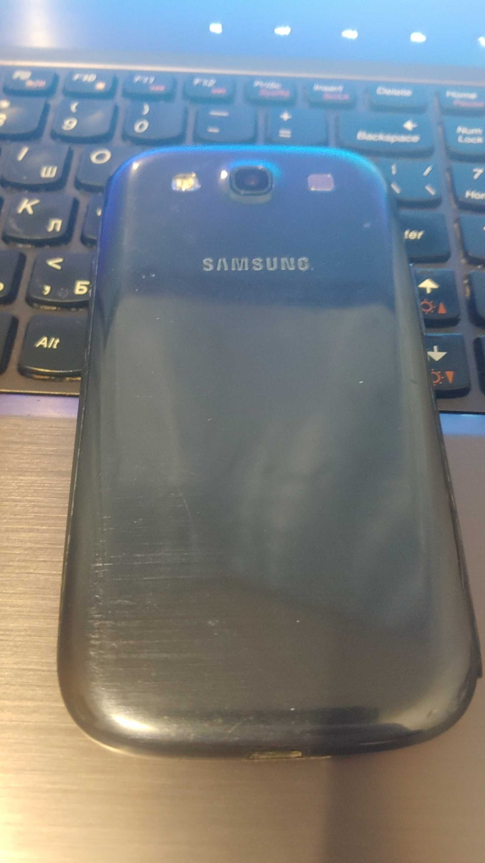 Телефон Самсунг S3 i9300