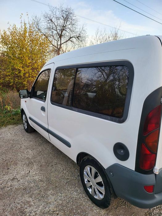 Сімейний або для роботи автомобіль