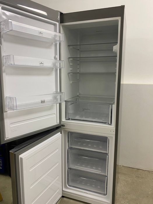 Холодильник Whirlpool