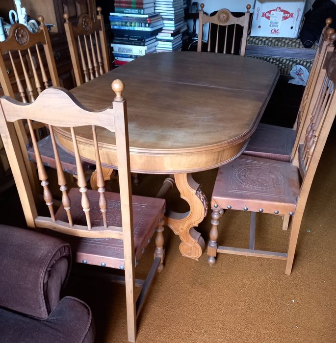 Mesa de sala e 6 cadeiras