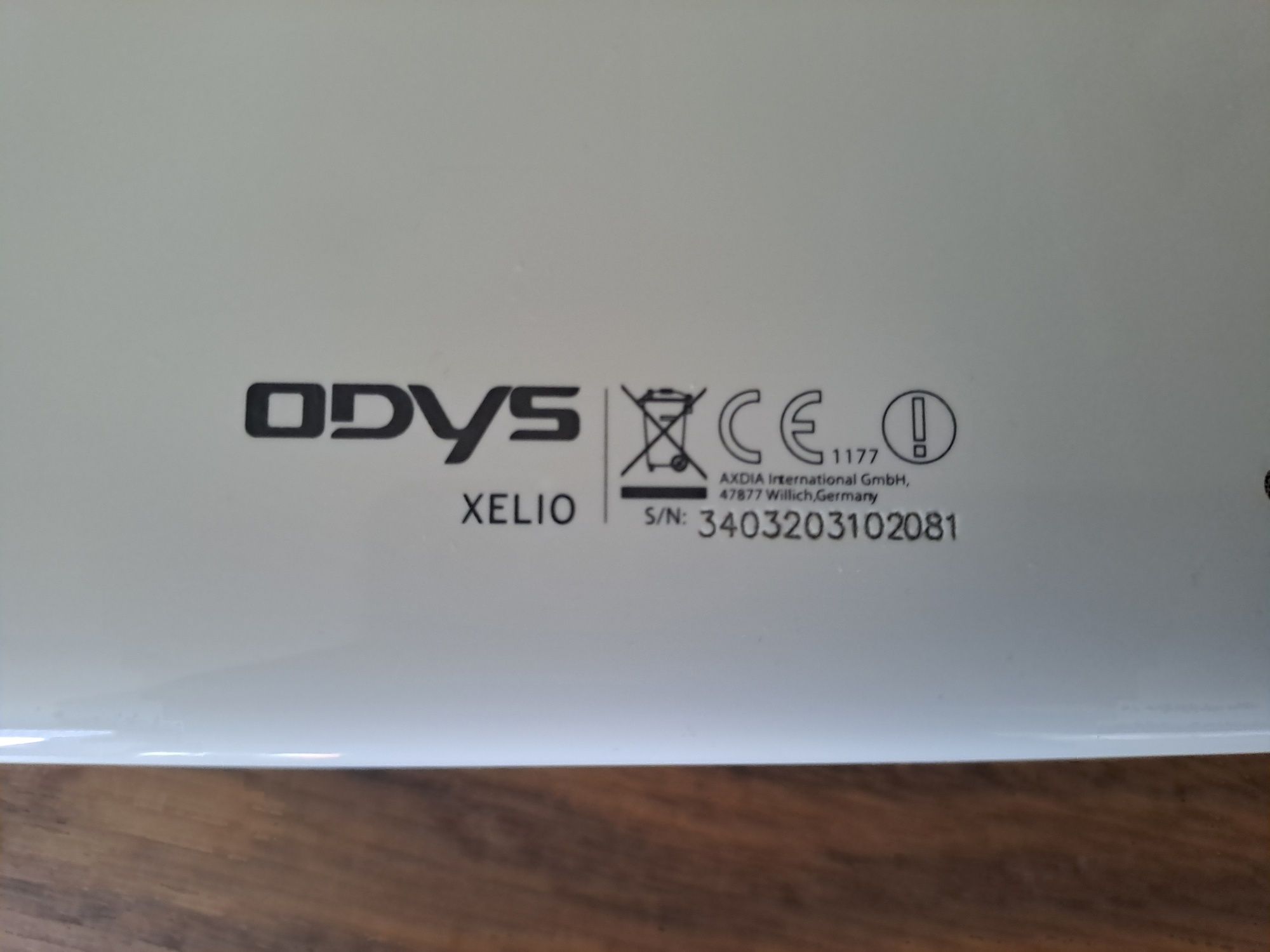 Tablet ODYS Xelo + pokrowiec