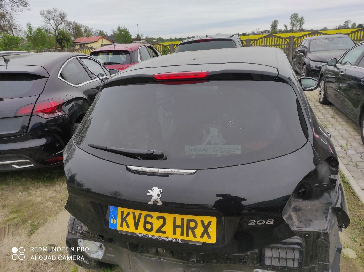 Zderzak tylni Peugeot 208
