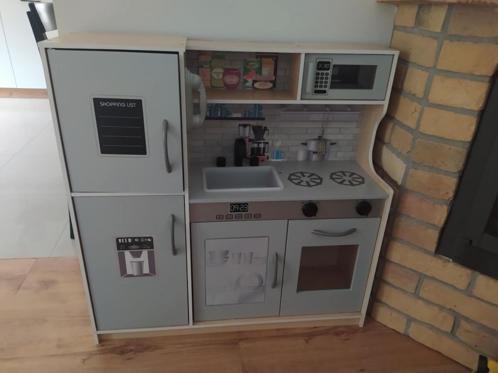 Kuchnia zabawkowa dla dzieci plus akcesoria
