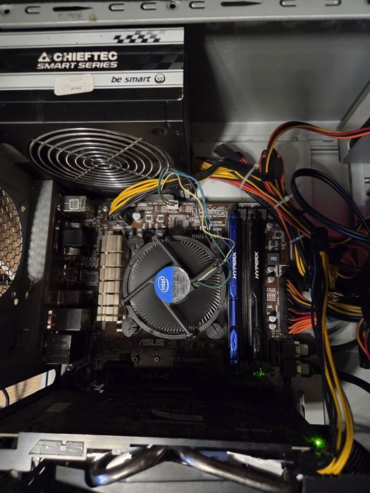 Komputer do gier ASUS I5 4460, 12GB Ram, SSD 240GB, GTX650, WIN 10