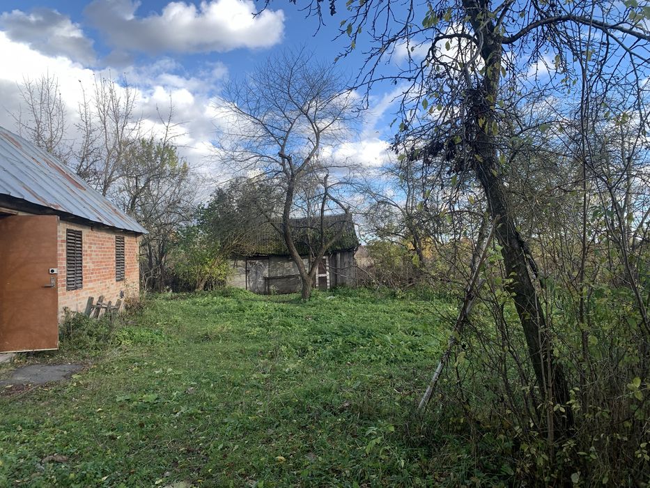 Продаж будинку / землі / Хрінники