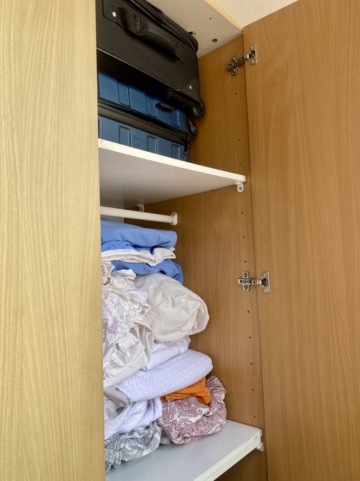 Armário Roupeiro Bege (carvalho) com imensa arrumação perfeito estado