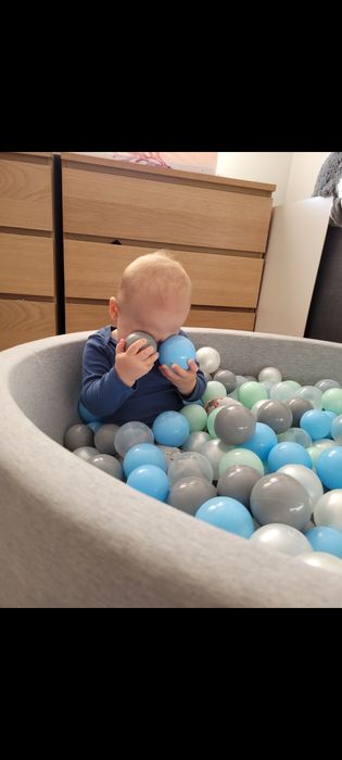 Duży basen z kulkami