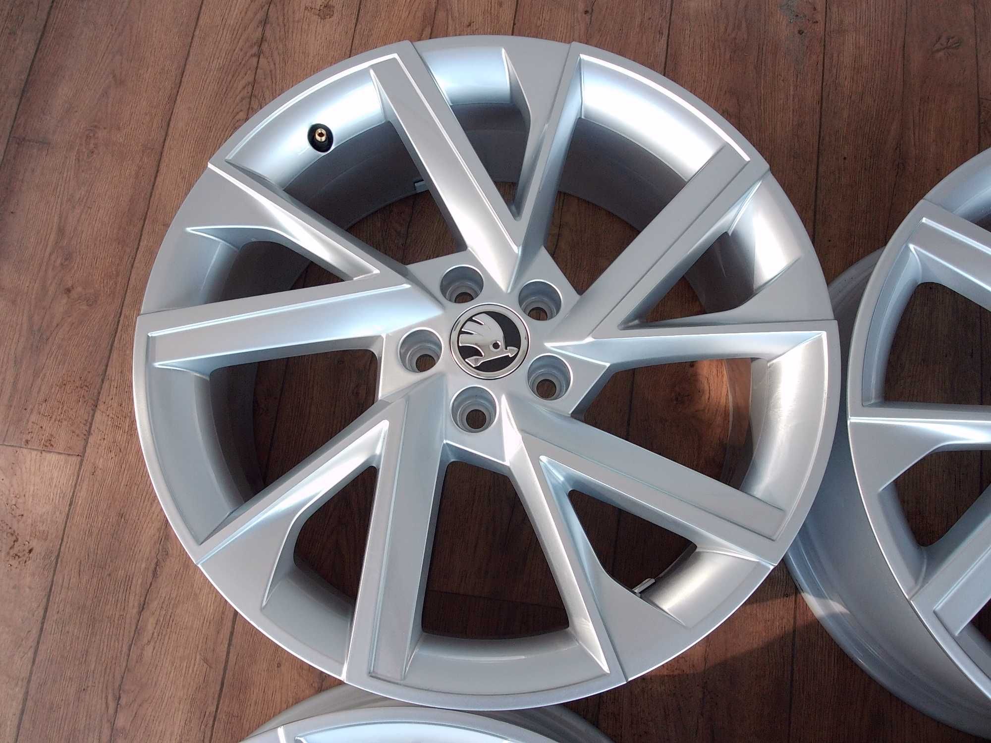 Felgi Skoda Scala Kamic Fabia VW Seat 18x7 5x100 ET39 nowe