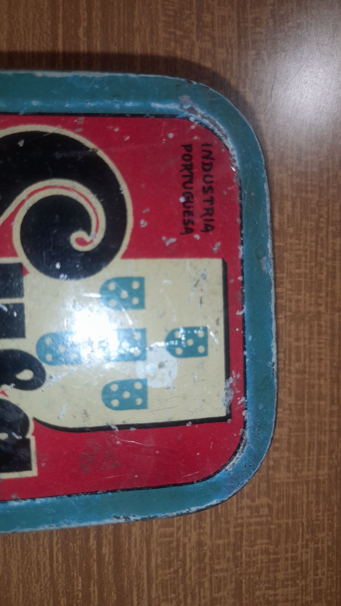 Caixa Lusa anos 60(portes imcluidos)
