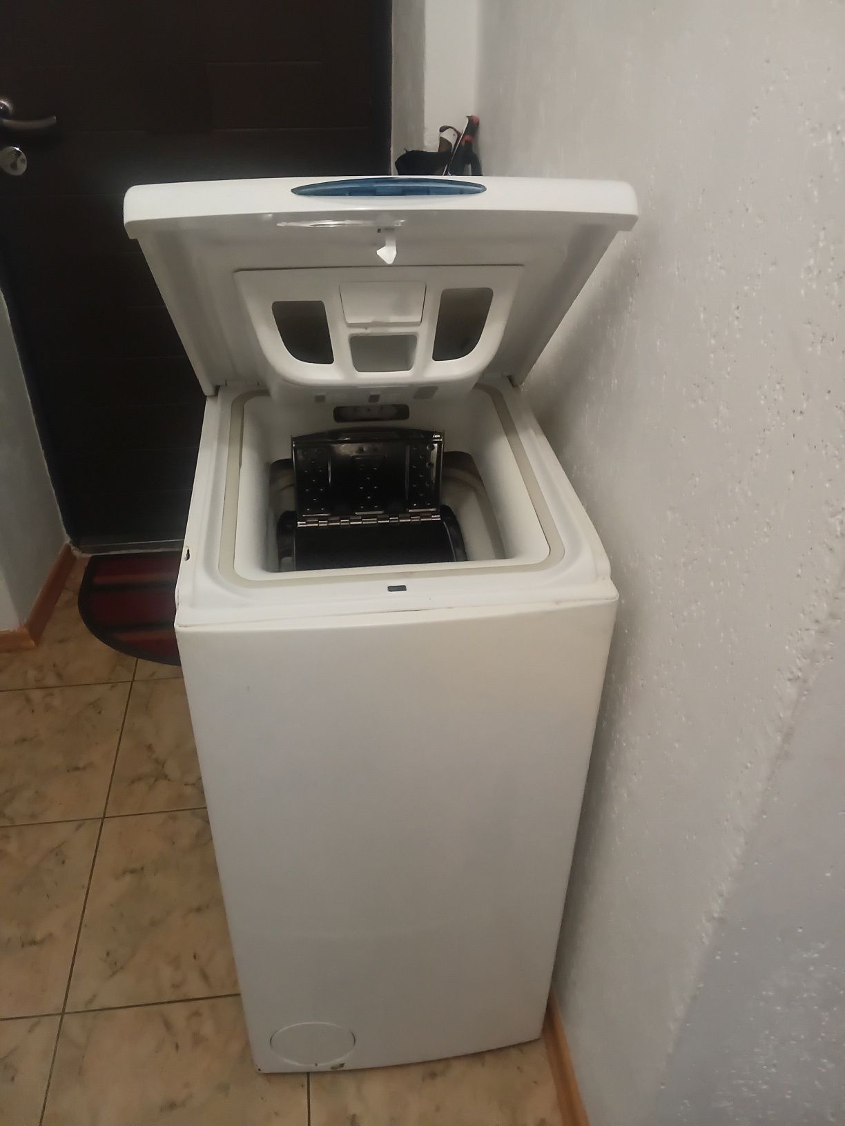 Продам пральну машину  автомат  whirlpool  в робочому стані