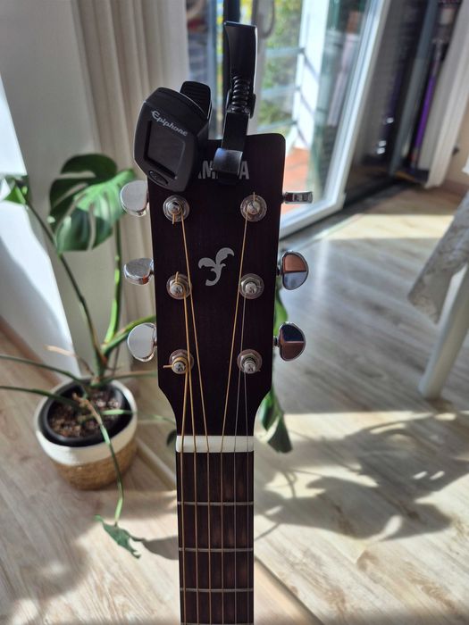 Guitarra acústica Yamaha Fg800m