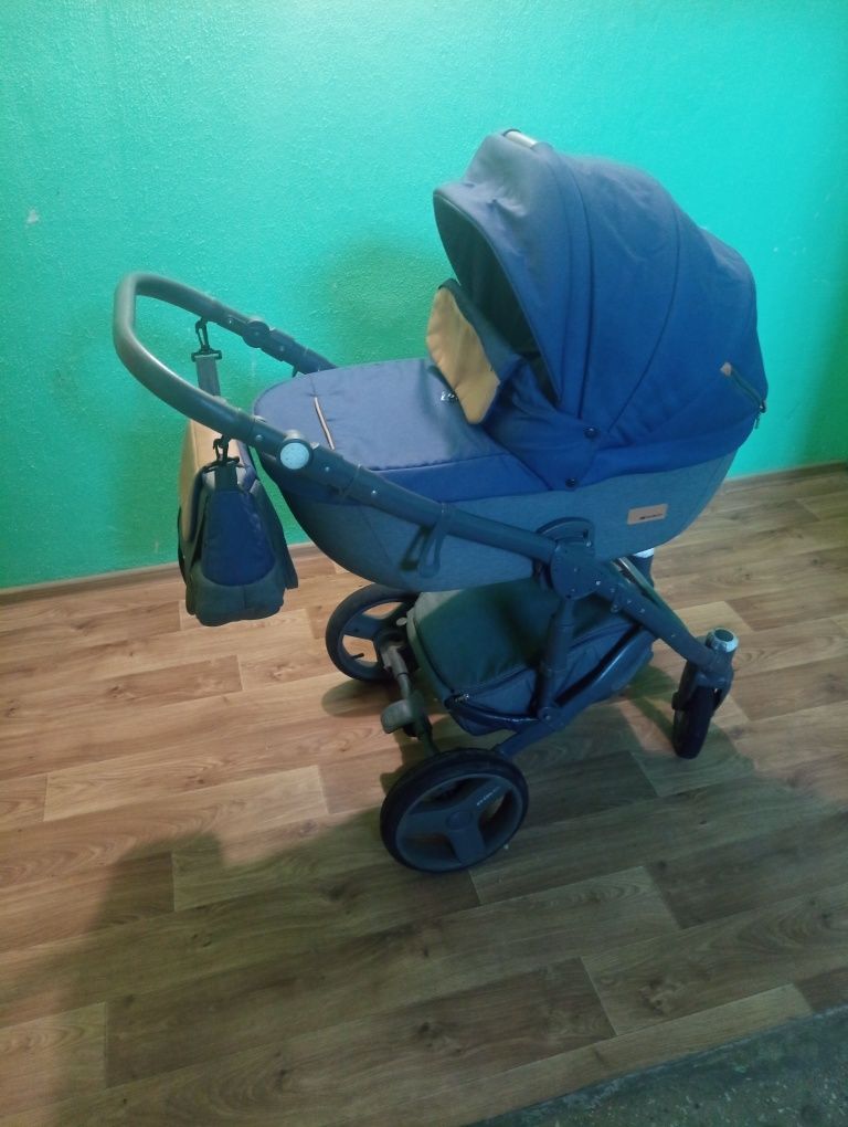 Дитячя коляска RIKO синього кольору