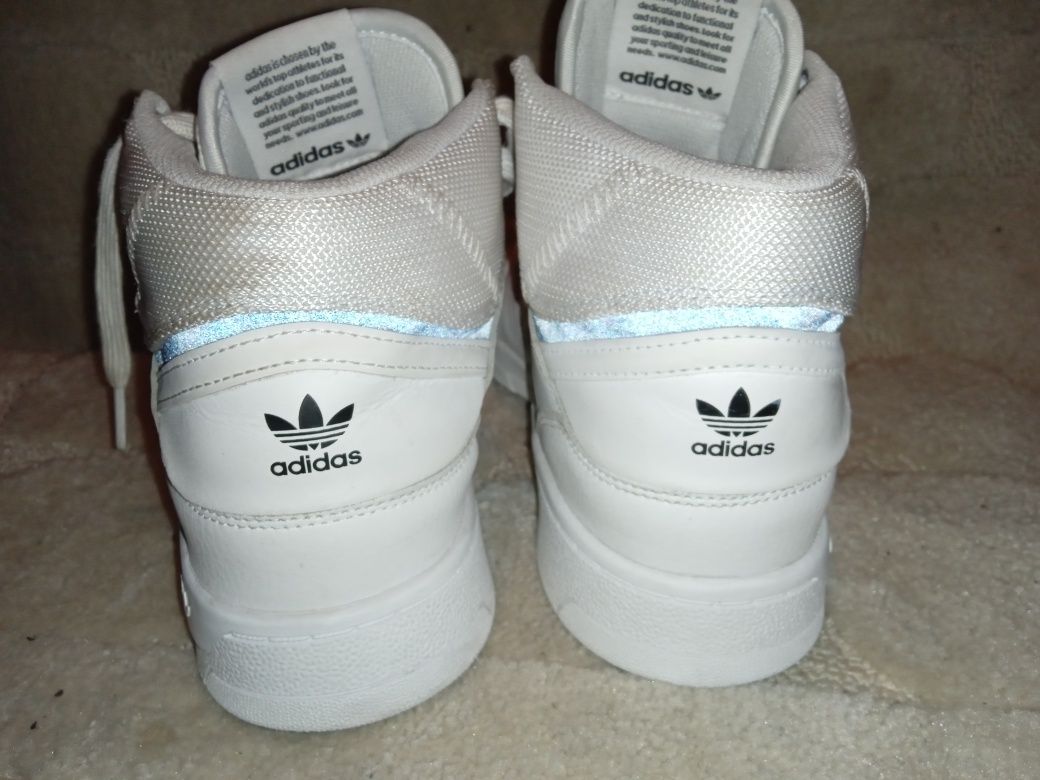 Продам красовки Adidas originals