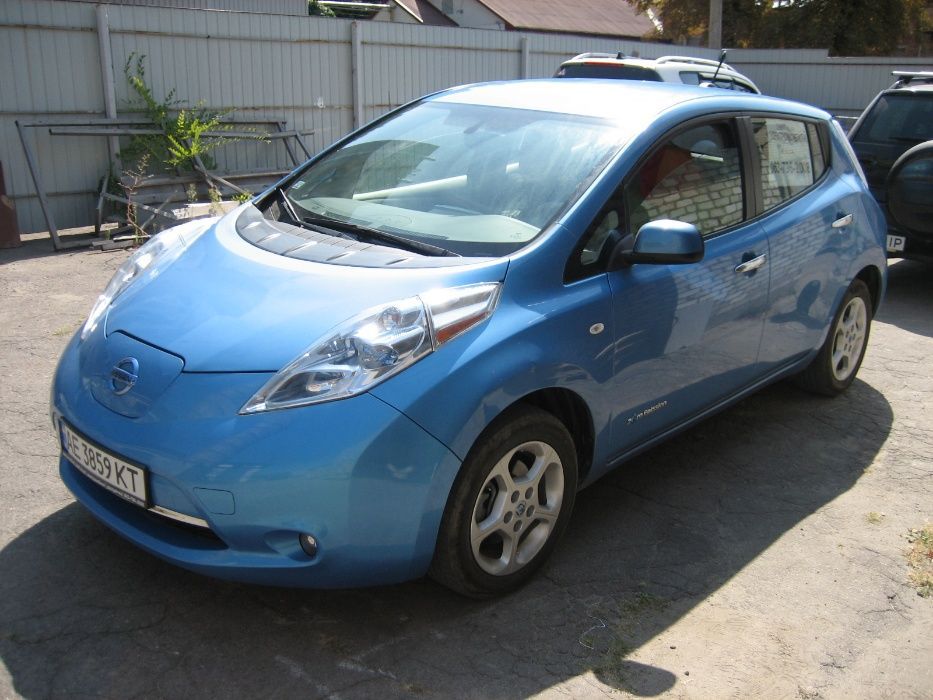 аренда прокат электромобиль nissan leaf 2015 автономка 700грн в сутки