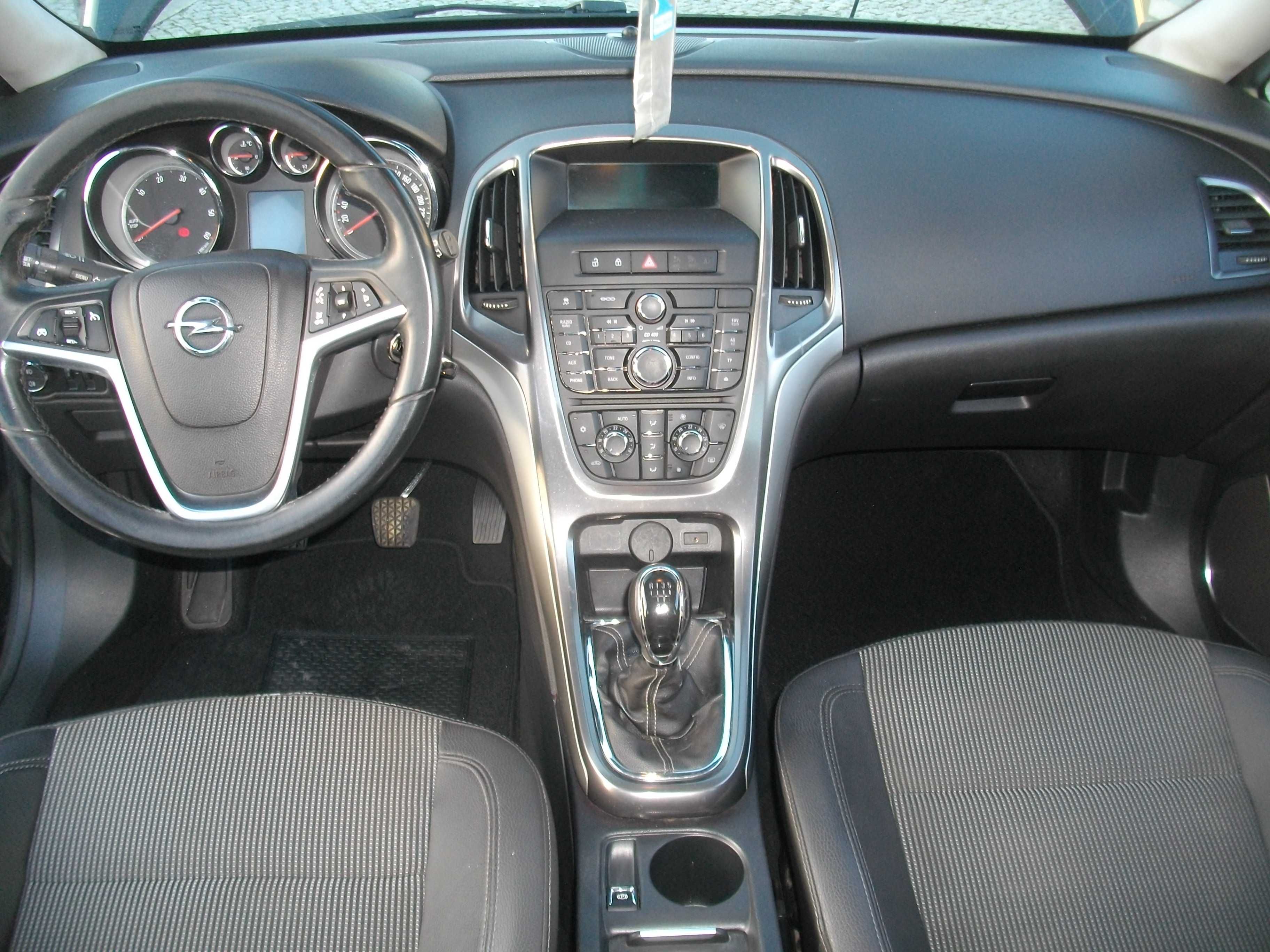 Opel Astra 1.3 CDTI ecoflex de 2012 impecável