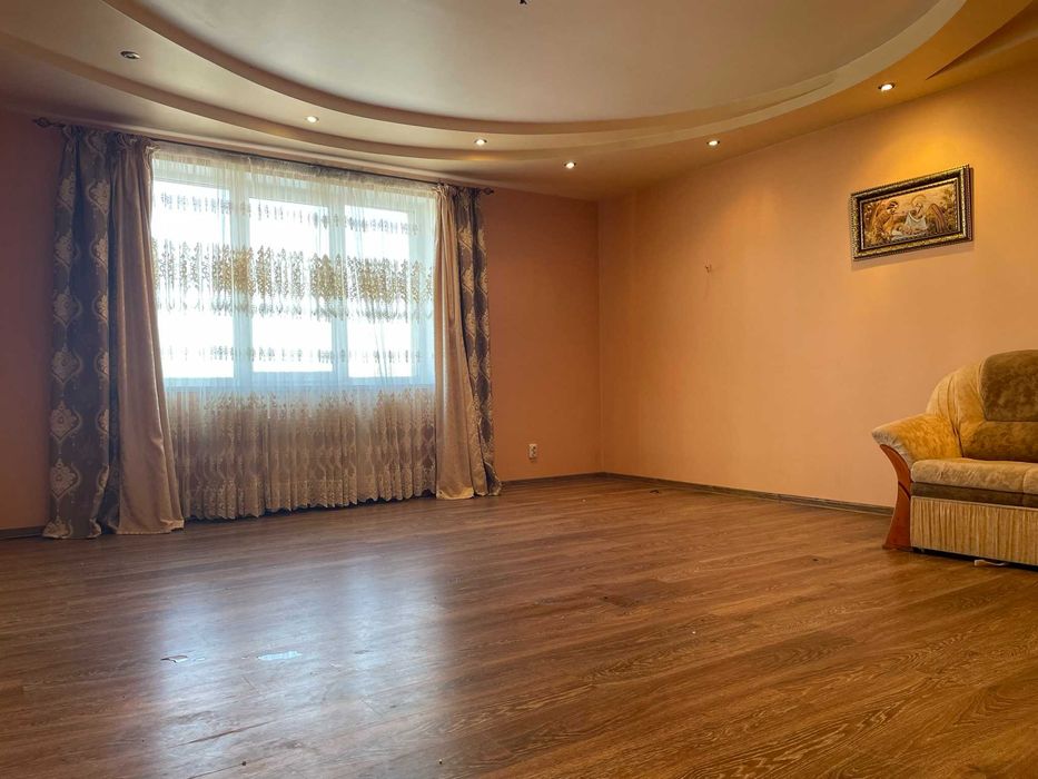 Будинок 440кв.м., 0.1га землі, м. Косів - 250,000$