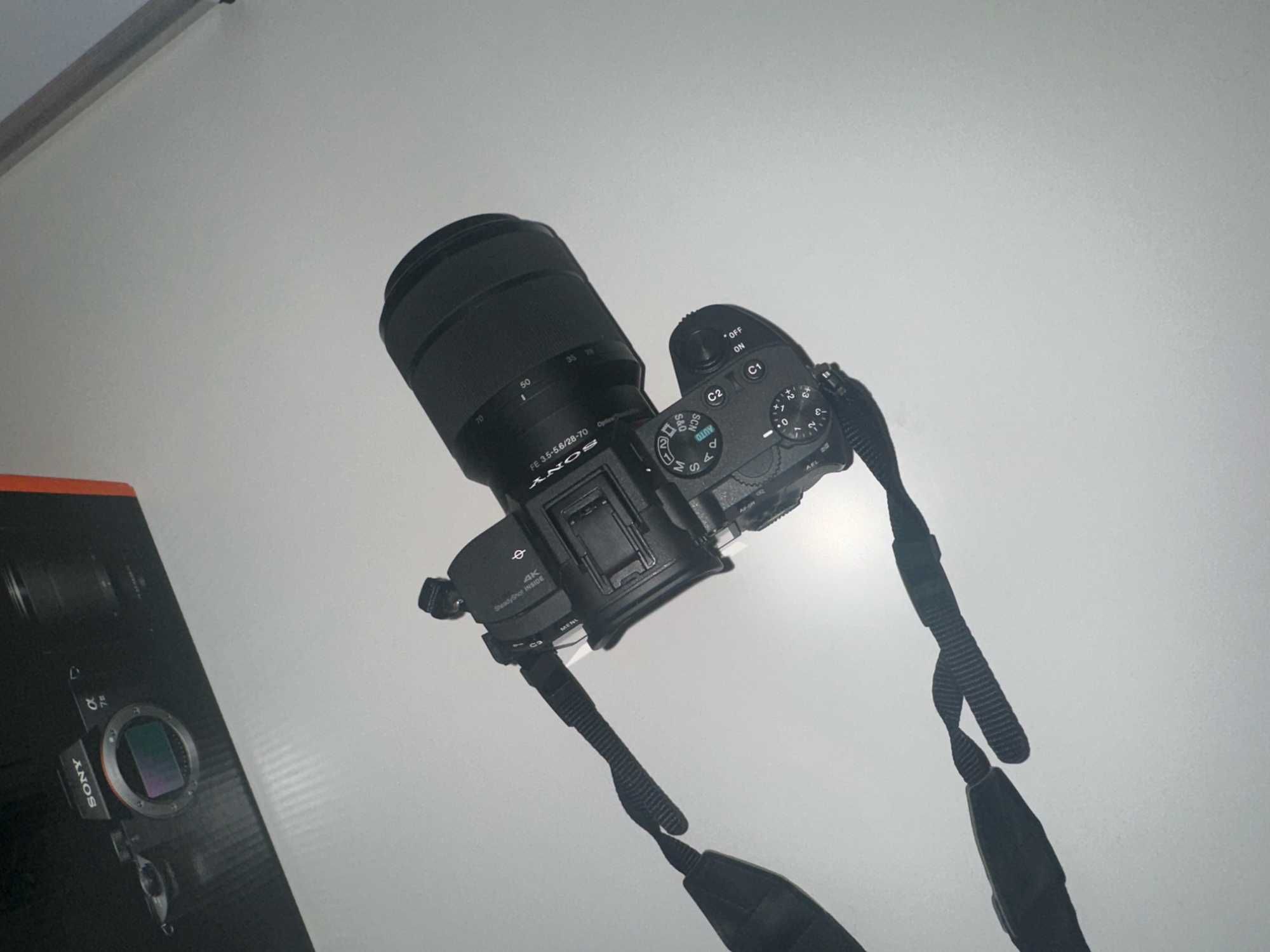 Sony A7 III + Obiektyw FE 28-70mm + Statyw K&F + 2x Karty 128GB Okazja
