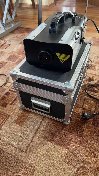 Продам потужний генератор диму 900 Вт з дистанційним керуванням