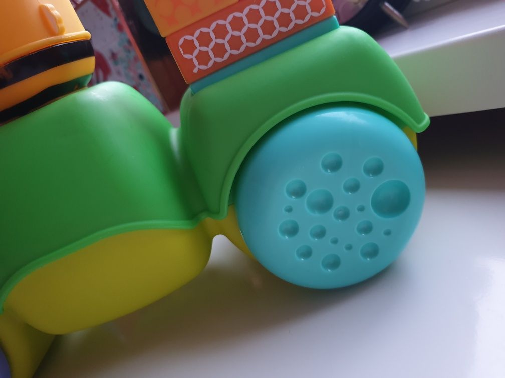 Interaktywna wędrująca gąsienica Mega Bloks od Fisher Price