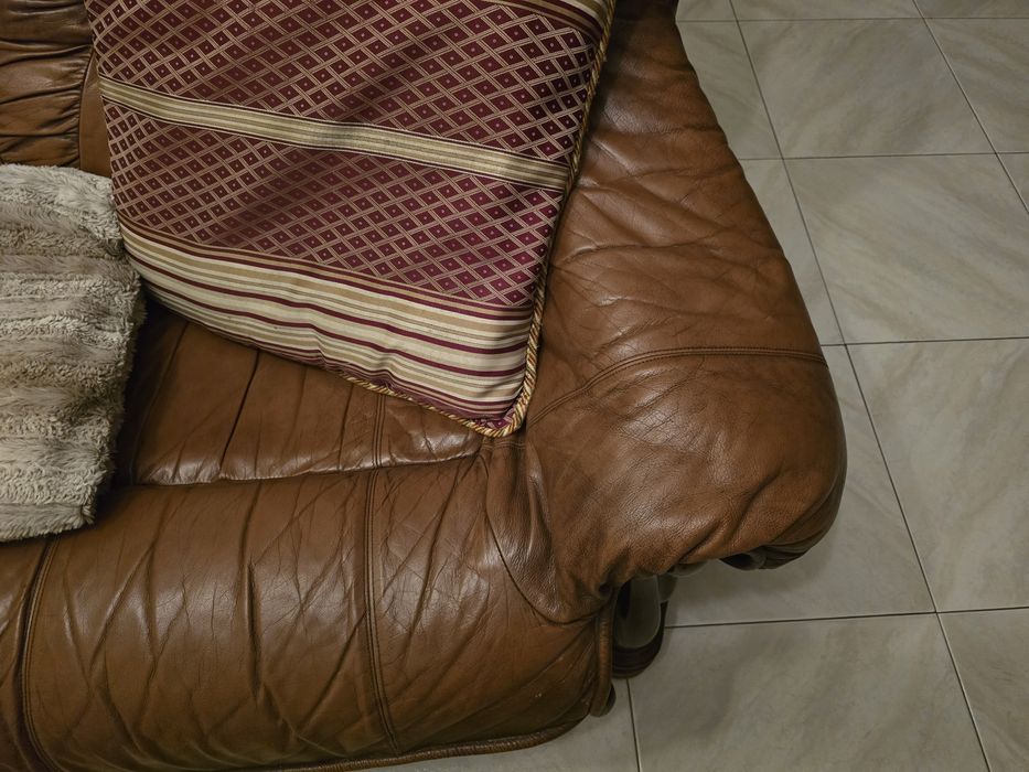 Sofás em pele Grande e dois pequenos