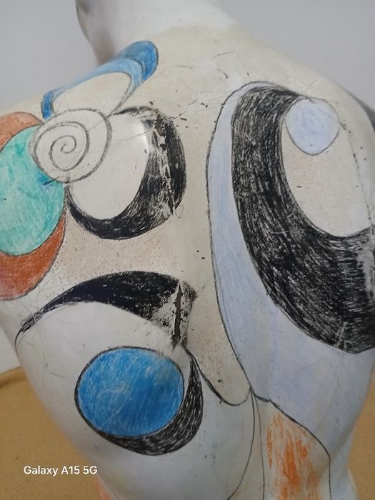 A R T E -Manequim com intervenção ARTISTICA