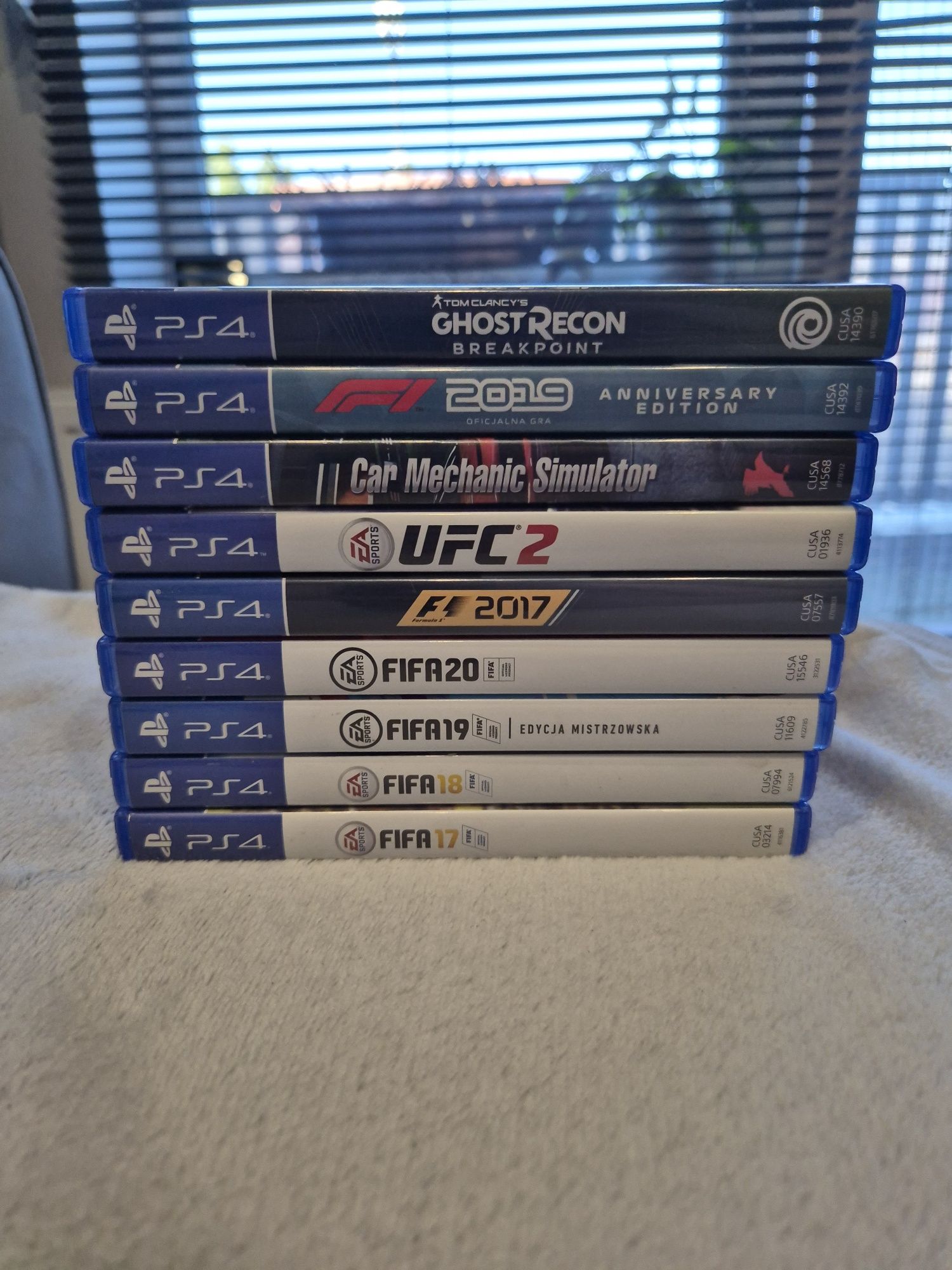 PS4 Pro 1tb + gry
