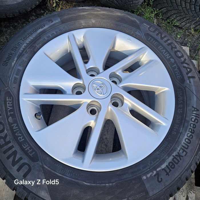 Alufelgi 15 Toyota Auris Corolla 5x114,3 ET39 TPMS
