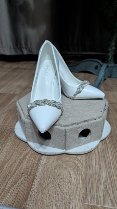 Продам туфлі жіночі