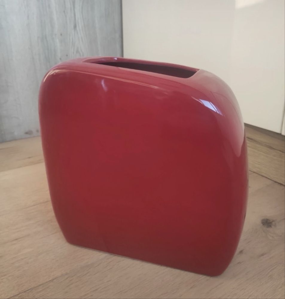 Czerwony wazon ceramiczny – nowoczesny design, Home&You