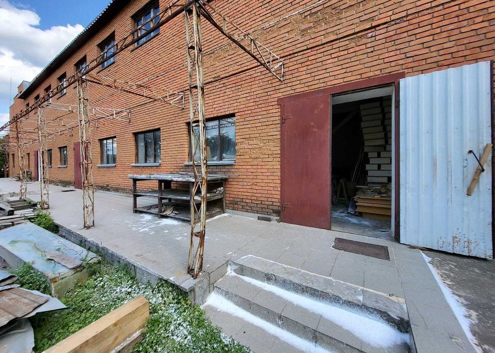 Продаж комерційного приміщення на вул. Будівельна