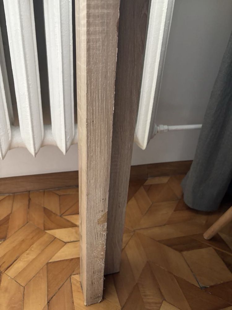 Masywny stół rozkładany