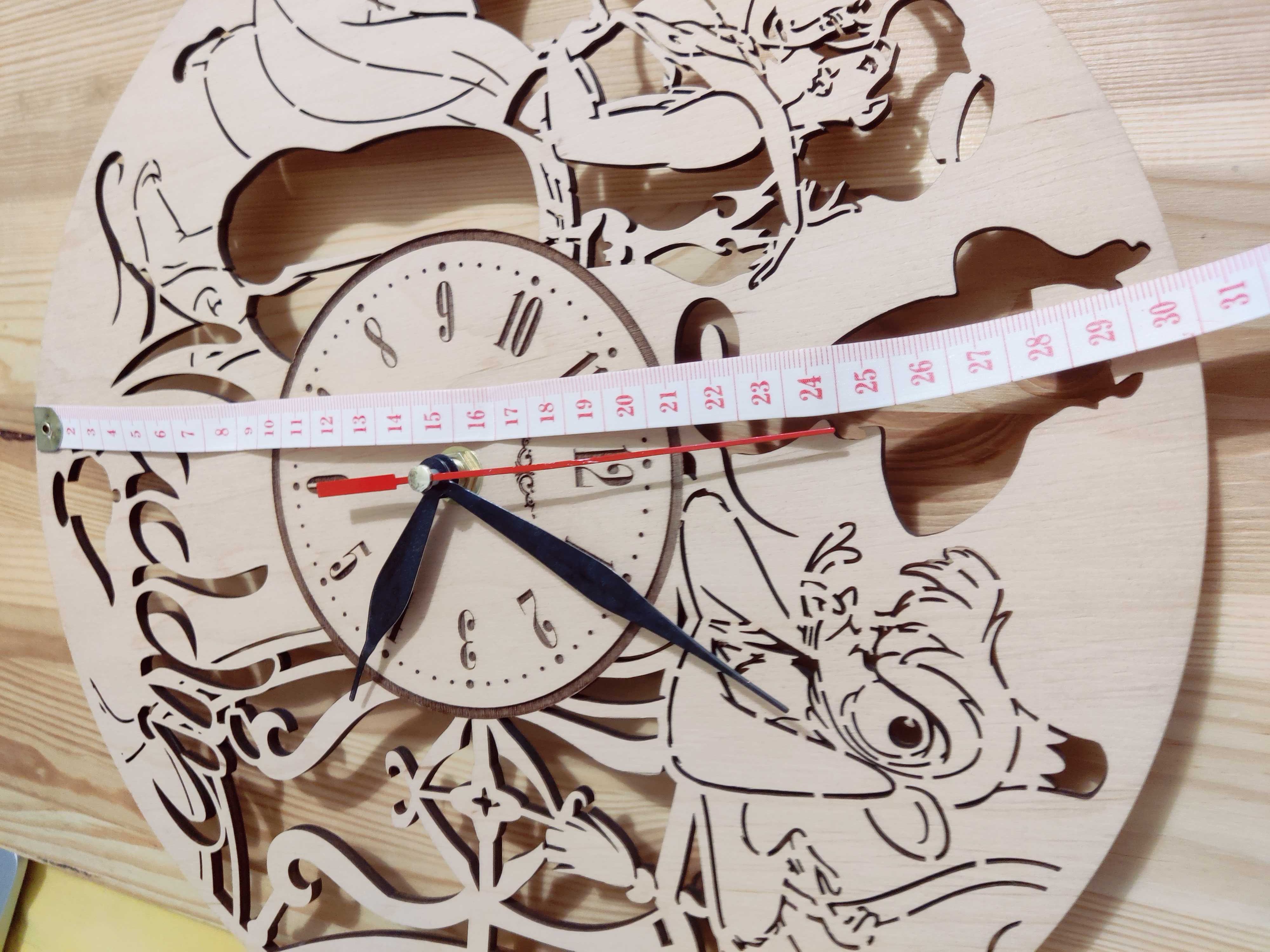 годинник на стіну різьблений ручна робота