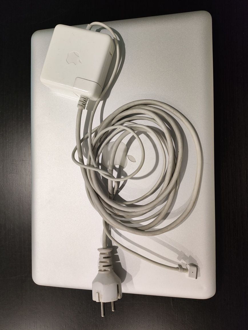 MacBook Pro MID 2009 Core 2 Duo / 8GB RAM / 256Gb SSD / NVIDIA GT9600M