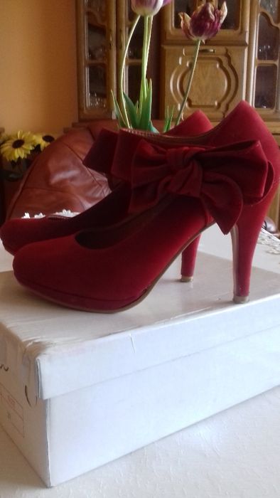 Piękne buty zamszowe