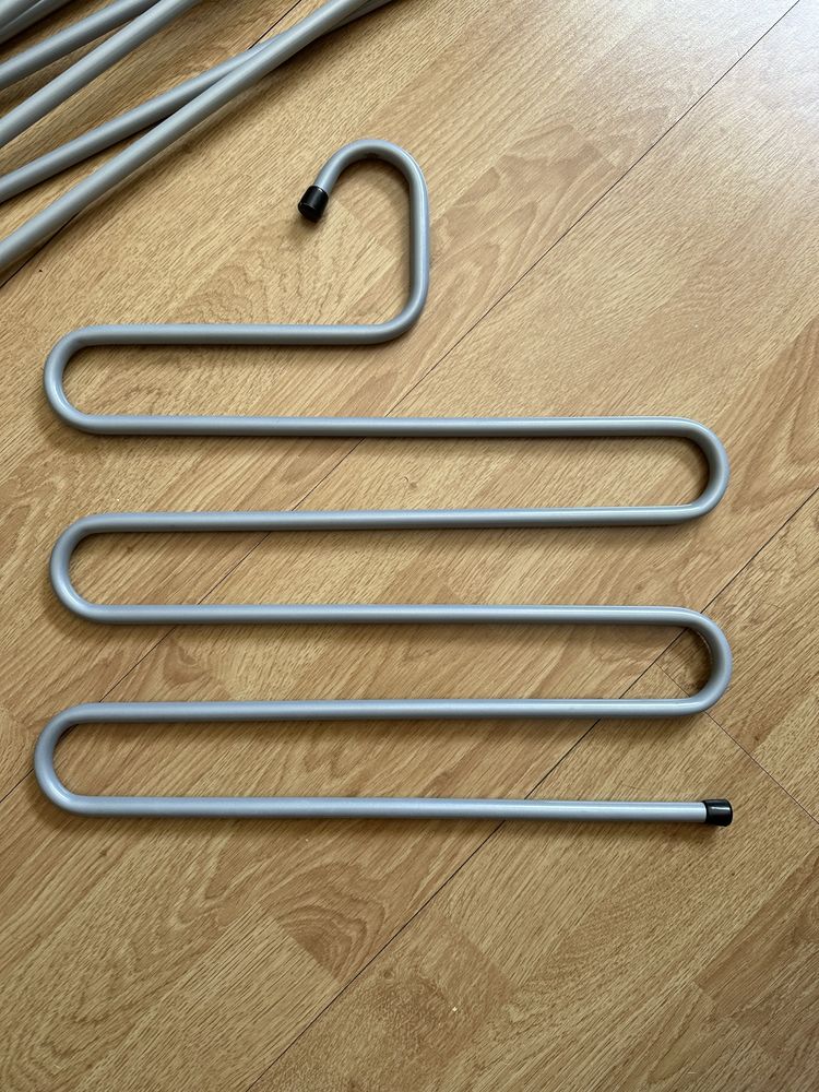 Vendo cabides para calças